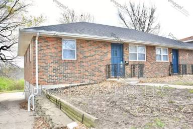 Main picture of 107 S Oak Ridge Ter