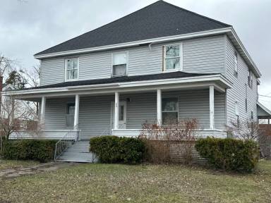 Main picture of 202 W. Mitchell St Gaylord Apartments