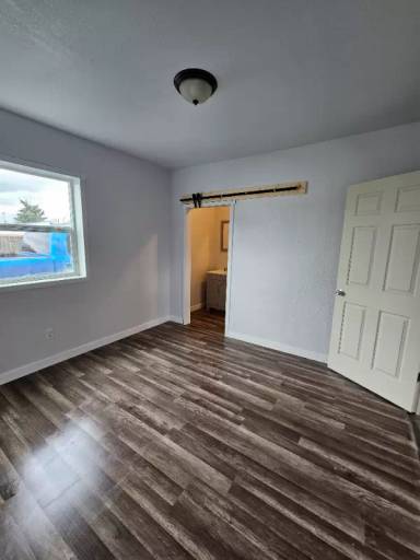 Main picture of 110 S King St