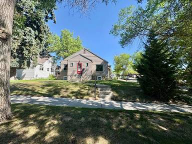 Main picture of 701 Alderson Ave