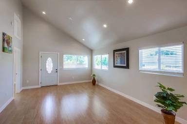 Main picture of 2362 Casement St
