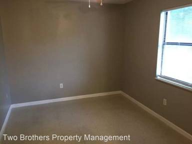 Main picture of 128 S 3rd St
