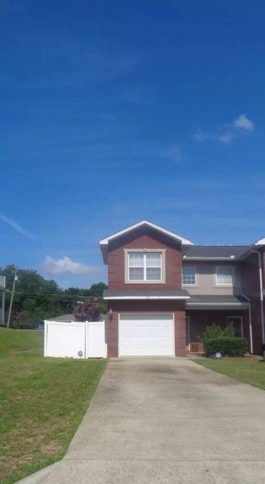 Main picture of 101 Peregrine Way