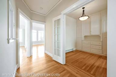 Main picture of 3554 Pierce St