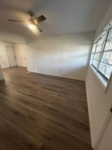 Main picture of 330 Meadowbrook Ln