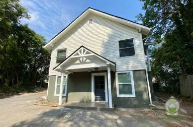 Main picture of 8 Balsam Dr