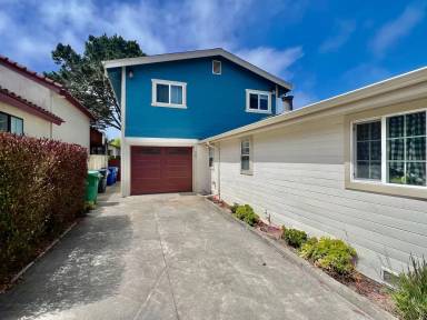 Main picture of 855 Maple St