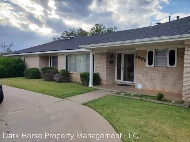 Main picture of 1609 Primrose Ln