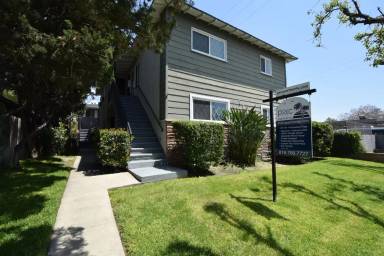 Main picture of 1212 N Hollywood Way