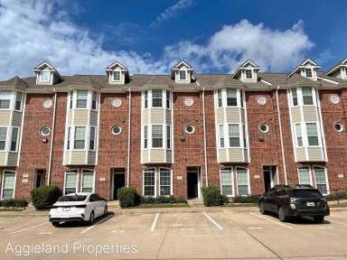 Main picture of Lakeridge Townhomes