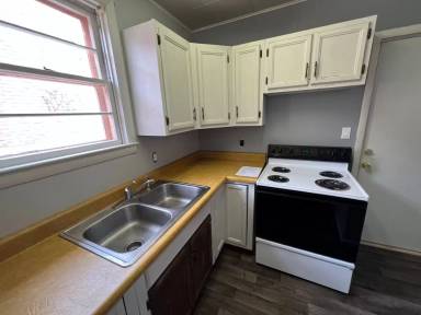 Main picture of 111 N 5th St E