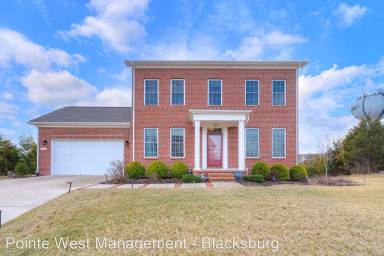 Main picture of 402 Sterling Heights Ln