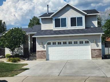 Main picture of 976 N 40 W
