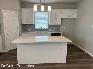 Main picture of 212 Wayside Ct