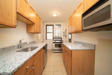 Main picture of 249 Chestnut Hill Ave