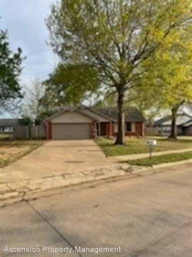 Main picture of 8005 E Madison St