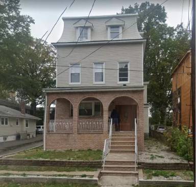 Main picture of 462 Walnut St