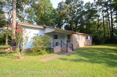 Main picture of 200 Rand St