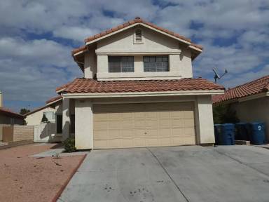 Main picture of 7652 Kalmalii Ave