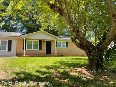 Main picture of 153 E Edison Dr