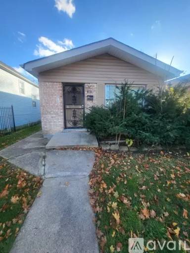 Main picture of 1007 W 104th Pl