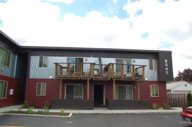 Main picture of 8040 N Ivanhoe St