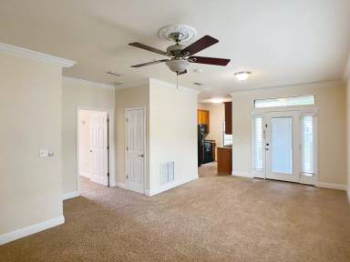 Main picture of 931 SW 5th Ave