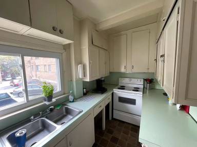 Main picture of 532 W College Ave