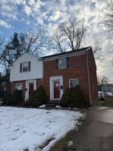 Main picture of 400 Parkview Dr