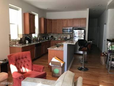 Main picture of 1406 W Superior St