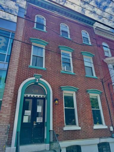Main picture of 918 W Turner St