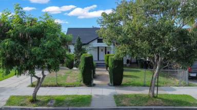 Main picture of 4059 Denker Ave