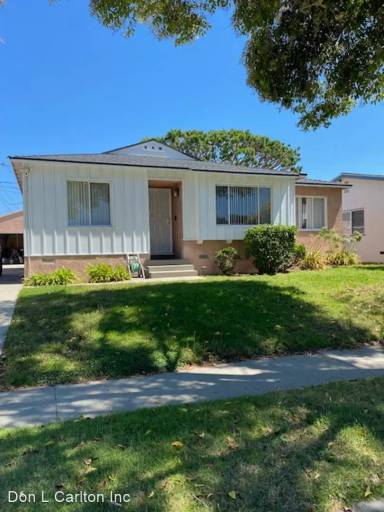 Main picture of 3149 Strathmore Dr