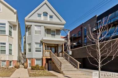 Main picture of 1414 W Henderson St