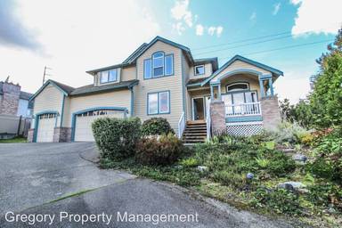 Main picture of 8415 143rd Ct NE