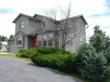 Main picture of 18555 Knollwood Blvd