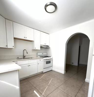 Main picture of 3561 Atlantic St