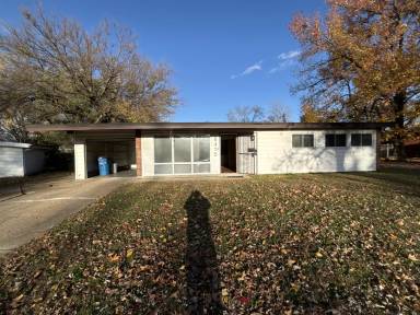 Main picture of 8415 Buckthorn Dr