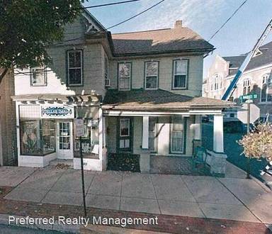 Main picture of 202 S Market St