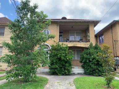 Main picture of 2817 Paris Ave
