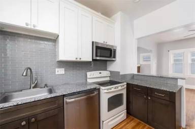 Main picture of 143 Hartwell Rd