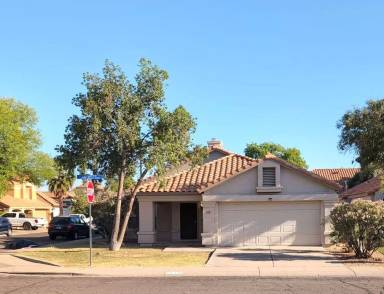 Main picture of 2325 E Lakecrest Dr