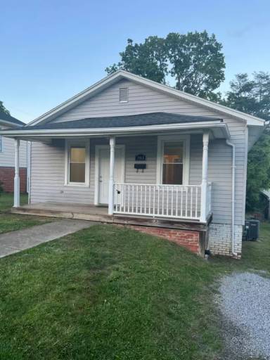 Main picture of 903 W Watauga Ave