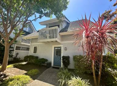 Main picture of 469 W Meadow Dr