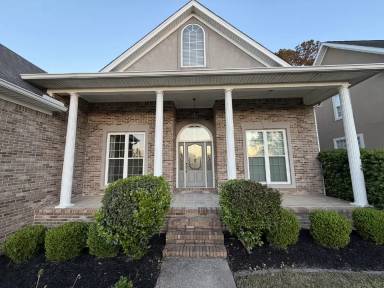 Main picture of 831 Willow Lk