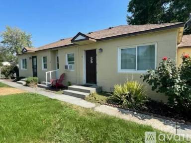 Main picture of 102 E 14th Ave