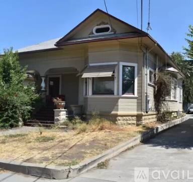 Main picture of 454 S 7th St