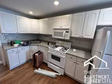 Main picture of 1819 W Cortland St