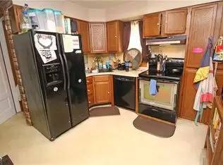 Main picture of 199 Lark St