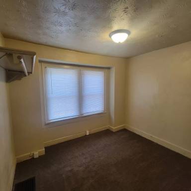 Main picture of 335 S Oakland Ave